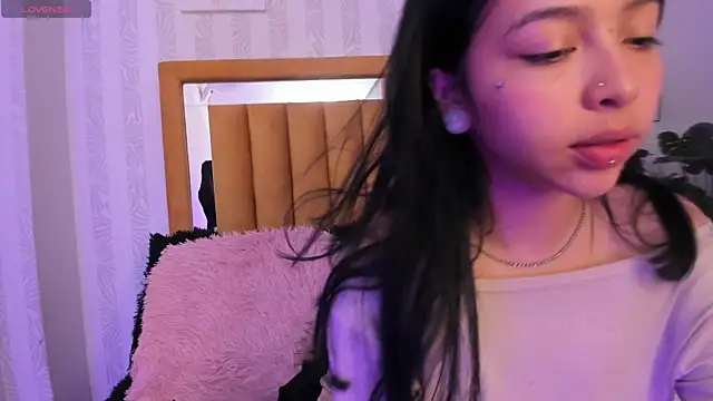 Snapshot of pettit_courtny chatting on October 2025 09:05:01 PM pettit courtny online show from October 2025 09:05:01 PM