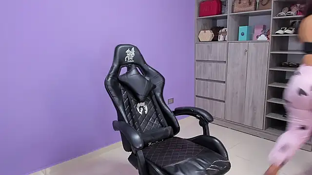 Snapshot of boomsar01 chatting on November 2025 02:15:02 AM boomsar01 online show from November 2025 02:15:02 AM