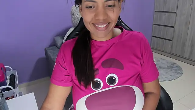 Snapshot of boomsar01 chatting on February 2026 01:03:02 AM boomsar01 online show from February 2026 01:03:02 AM