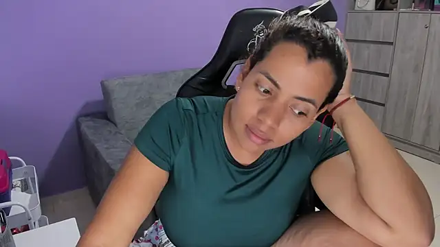 Snapshot of boomsar01 chatting on February 2026 02:07:02 AM boomsar01 online show from February 2026 02:07:02 AM