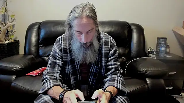 Snapshot of mindphu_k chatting on December 2025 08:44:01 PM mindphu k online show from December 2025 08:44:01 PM