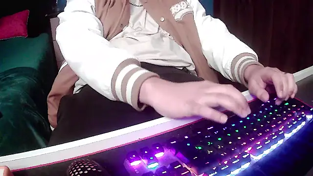 Snapshot of pisceslost chatting on October 2025 12:45:01 AM pisceslost online show from October 2025 12:45:01 AM