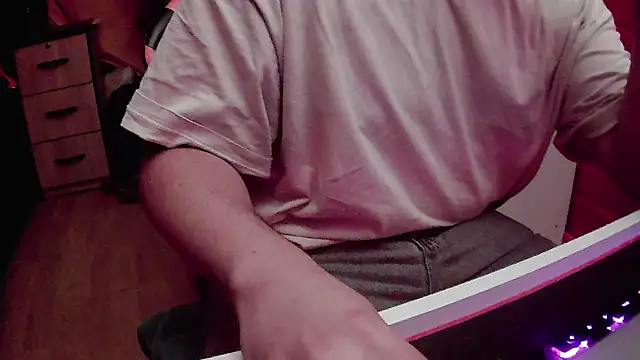 Snapshot of pisceslost chatting on December 2025 12:00:02 PM pisceslost online show from December 2025 12:00:02 PM