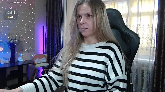 Snapshot of JessieOMays chatting on March 2025 08:17:02 AM JessieOMays online show from March 2025 08:17:02 AM