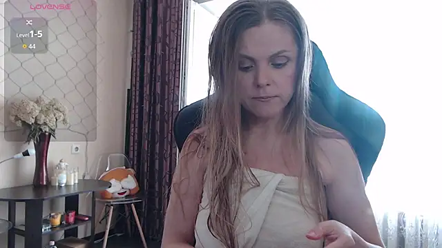 Snapshot of JessieOMays chatting on June 2026 11:04:01 AM JessieOMays online show from June 2026 11:04:01 AM