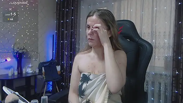 Snapshot of JessieOMays chatting on January 2025 07:49:01 AM JessieOMays online show from January 2025 07:49:01 AM