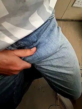 Bosh83 online show from October 2025 03:22:01 PM