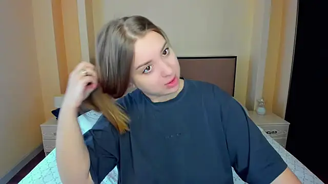 Snapshot of AlexissM chatting on March 2026 06:43:02 AM AlexissM online show from March 2026 06:43:02 AM