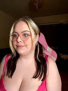 Snapshot of ChubbyBubs chatting on November 2025 09:58:01 AM ChubbyBubs online show from November 2025 09:58:01 AM