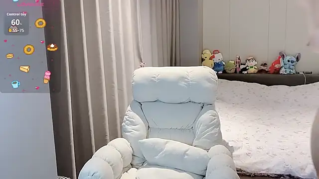 qiqi-666 online show from September 2025 11:02:02 AM