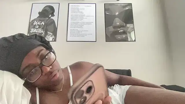 AveryJ99 online show from April 2026 01:02:01 PM