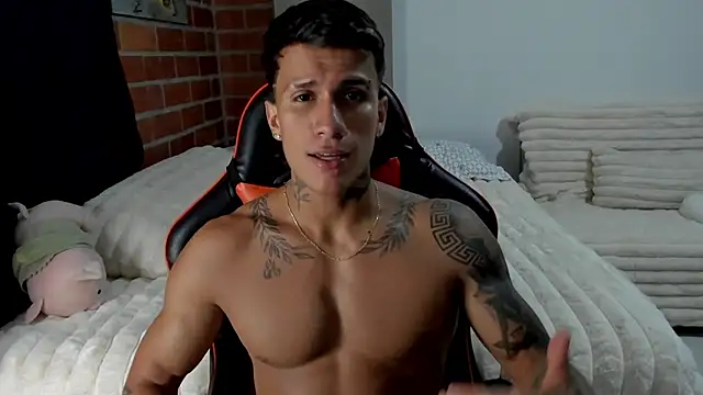 Snapshot of pettergrey1 chatting on November 2025 11:09:02 PM pettergrey1 online show from November 2025 11:09:02 PM