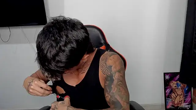 Snapshot of pettergrey1 chatting on October 2025 11:25:01 PM pettergrey1 online show from October 2025 11:25:01 PM