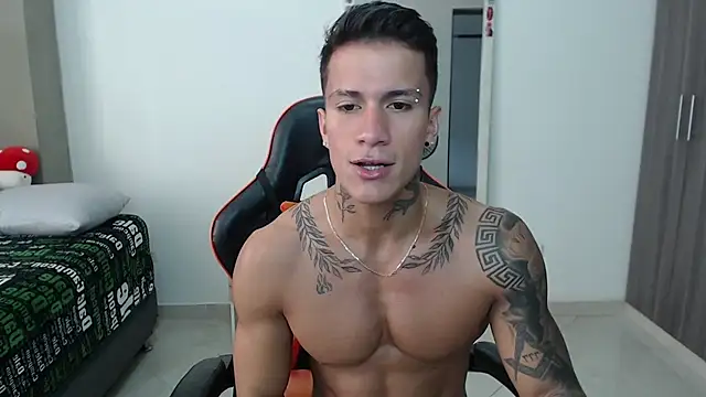 Snapshot of pettergrey1 chatting on March 2026 04:26:02 PM pettergrey1 online show from March 2026 04:26:02 PM