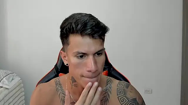 Snapshot of pettergrey1 chatting on February 2026 07:23:02 PM pettergrey1 online show from February 2026 07:23:02 PM