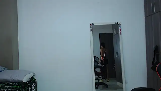 Snapshot of pettergrey1 chatting on February 2026 01:33:02 PM pettergrey1 online show from February 2026 01:33:02 PM