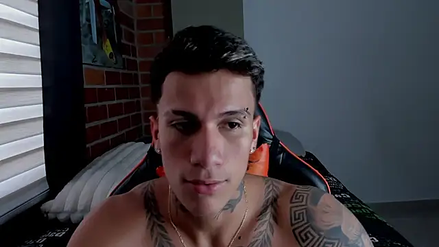 Snapshot of pettergrey1 chatting on November 2025 09:41:01 PM pettergrey1 online show from November 2025 09:41:01 PM