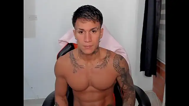 Snapshot of pettergrey1 chatting on October 2025 11:46:02 PM pettergrey1 online show from October 2025 11:46:02 PM