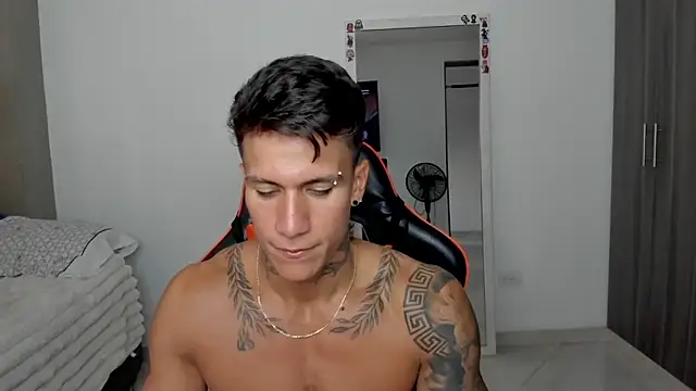 Snapshot of pettergrey1 chatting on February 2026 09:47:01 PM pettergrey1 online show from February 2026 09:47:01 PM