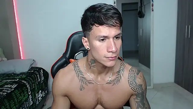 pettergrey1 online show from April 2026 08:02:01 PM