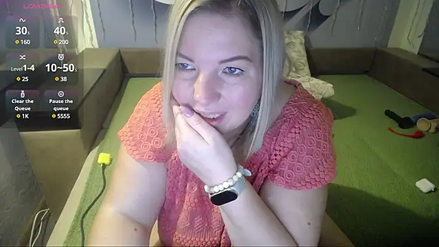 LILIcool online show from December 2024 01:02:01 PM