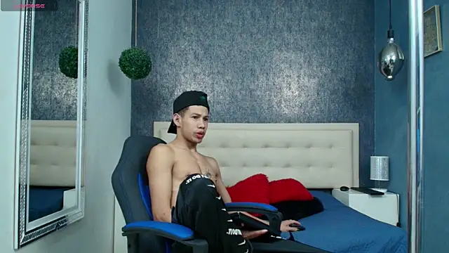 Snapshot of Erick_Zhimerman chatting on April 2026 04:19:02 AM Erick Zhimerman online show from April 2026 04:19:02 AM