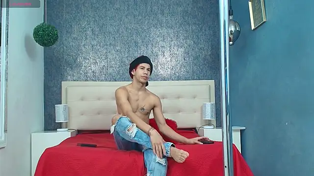 Erick Zhimerman online show from December 2025 04:24:01 AM