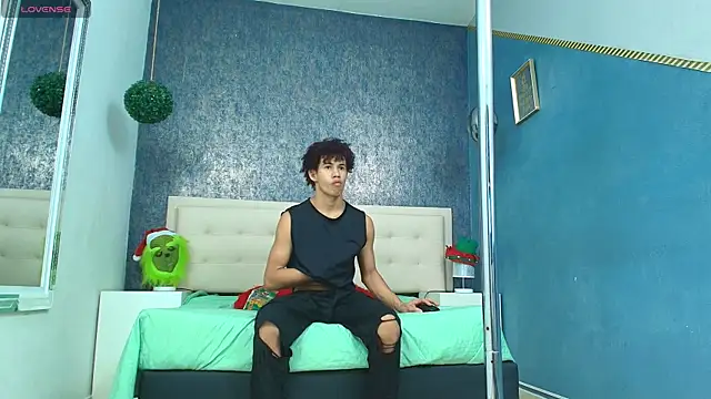 Erick Zhimerman online show from November 2025 03:40:02 AM