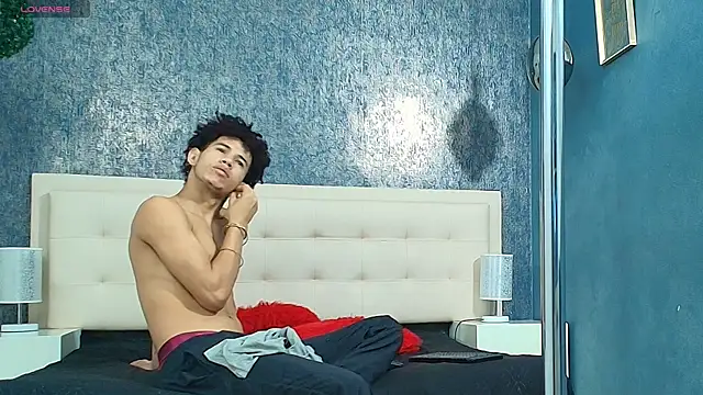 Erick Zhimerman online show from November 2025 05:08:01 AM