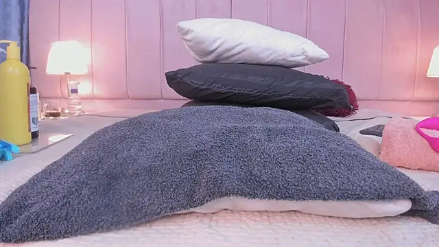 x milu online show from November 2025 06:45:02 PM