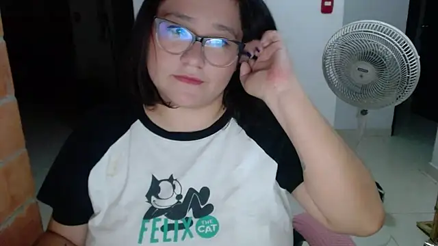 CinnamonCookiez online show from January 2025 04:01:01 AM