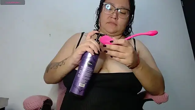 CinnamonCookiez online show from November 2025 04:05:01 AM