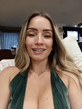 Snapshot of Loly_Horny chatting on June 2026 10:43:01 PM Loly Horny online show from June 2026 10:43:01 PM