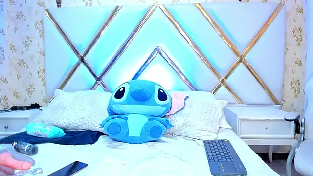 Snapshot of LaurenHu chatting on March 2025 03:23:02 AM LaurenHu online show from March 2025 03:23:02 AM