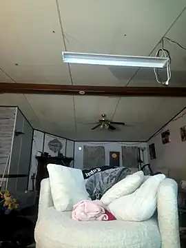 Snapshot of dcockell chatting on December 2025 06:08:02 AM dcockell online show from December 2025 06:08:02 AM