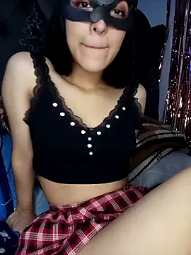 PequeArely online show from February 2025 05:10:01 AM