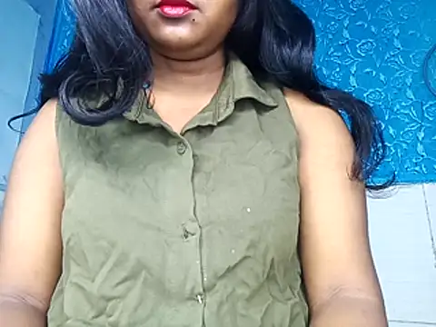 Snapshot of Muktha chatting on March 2026 12:00:01 AM Muktha online show from March 2026 12:00:01 AM