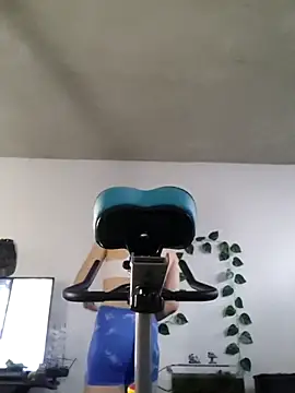 jesicardiente27 online show from December 2025 02:31:01 PM