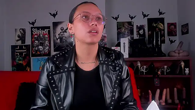 lilith-deveraux online show from May 2026 04:21:01 PM