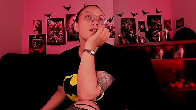 Snapshot of lilith-deveraux chatting on July 2026 04:06:02 AM lilith-deveraux online show from July 2026 04:06:02 AM