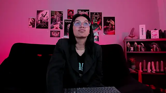 lilith-deveraux online show from October 2025 04:04:02 PM