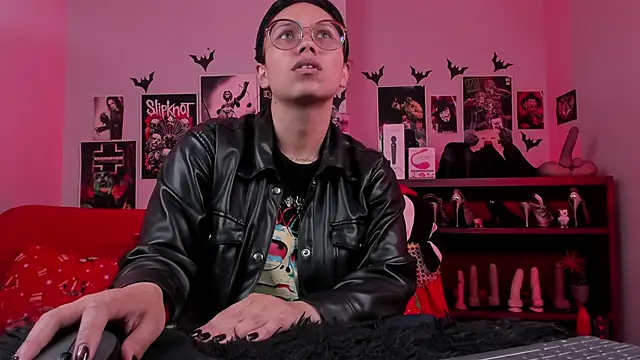 lilith-deveraux online show from December 2025 04:50:02 PM