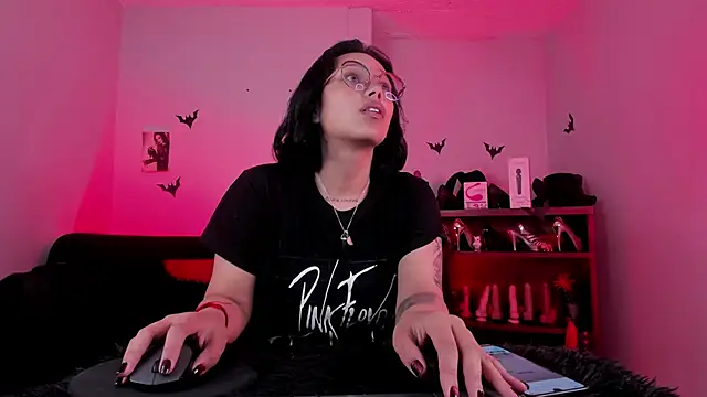 lilith-deveraux online show from November 2025 01:11:01 PM