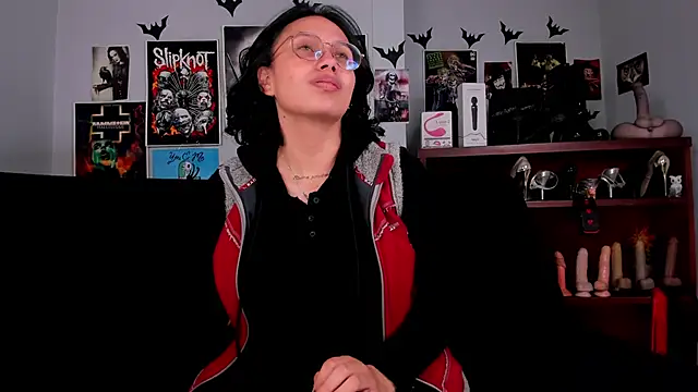lilith-deveraux online show from May 2026 03:00:01 AM