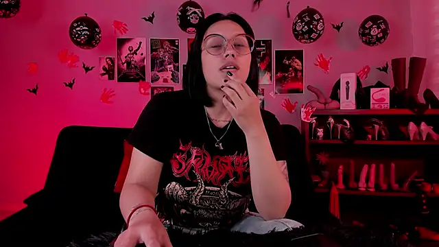 lilith-deveraux online show from November 2025 02:42:01 PM