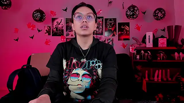 lilith-deveraux online show from November 2025 02:39:02 PM