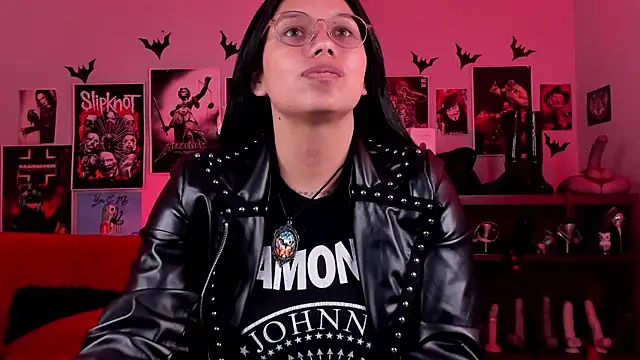 lilith-deveraux online show from April 2026 04:13:02 PM