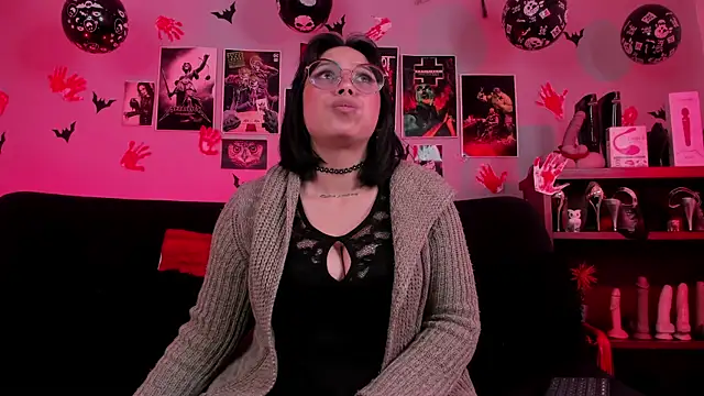 lilith-deveraux online show from November 2025 05:28:02 PM