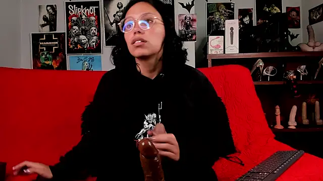 lilith-deveraux online show from May 2026 05:00:02 PM