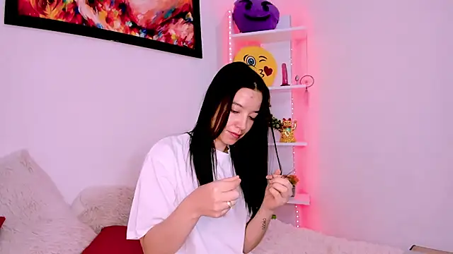 Manuelaa mejiia online show from March 2025 02:01:01 PM